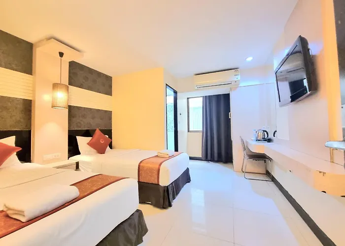 Cozi Hotel, Hotel