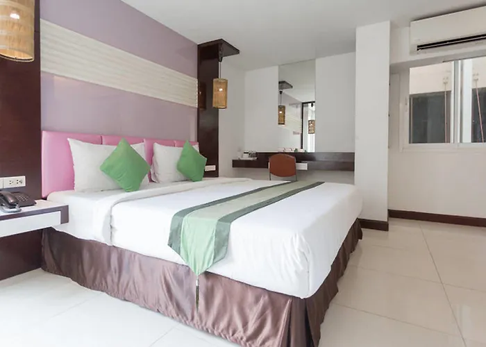 Cozi Hotel, Hotel