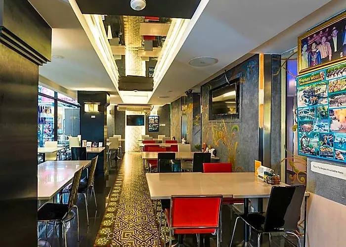 Cozi Hotel, Hotel